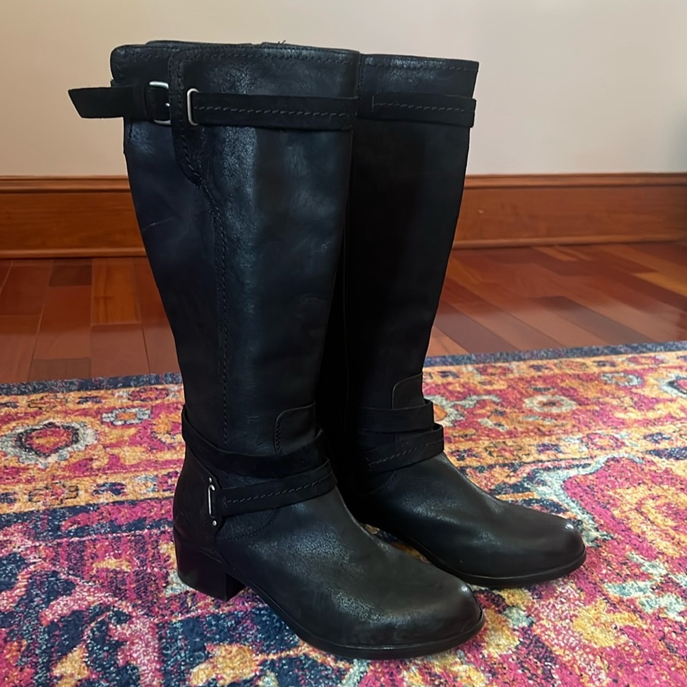 BRAND NEW UGG Australia Darcie Black  Leather Tall Riding Boots